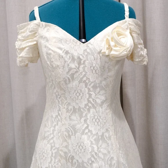 sachin and babi light blue dress This Bridal Bouquet Matches Your Wedding Dress